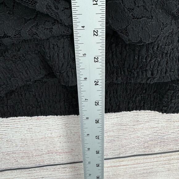 Torrid Stretch Lace Surplice Crop Top‎ Women's Size 4X Black - Picture 12 of 14